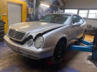 MERCEDES-BENZ CLK (C208) 200 (208.335)